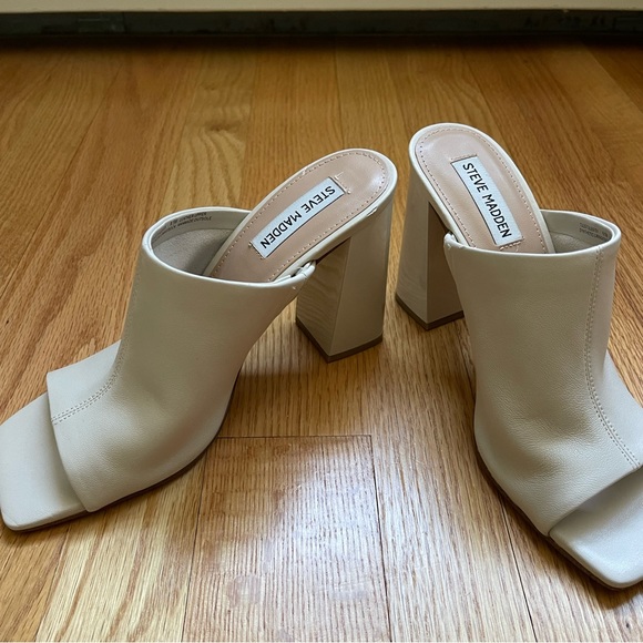 STEVE MADDEN BLOCK HEEL SANDALS - Picture 2 of 5